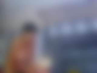 Live cam show with Julianewell - Striptease Granny on xplaylive.com