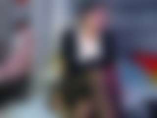 Live cam show with Julianewell - Thin on Soda Cam