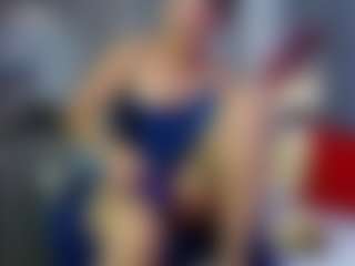 Live cam show with Julianewell - Athletic MILF on TeamSkeetLive