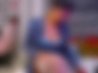 Julianewell MILF webcam performer live streaming