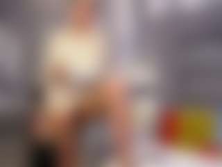 Live cam show with Julianewell - Body Massage on livesuperchat.net