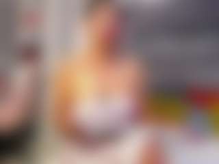 Julianewell MILF webcam performer live streaming