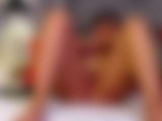 Julianewell's Live Sex Cam Show