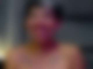 Julianewell MILF webcam performer live streaming