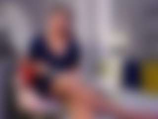 Live cam show with Julianewell - Granny on CamwithHer