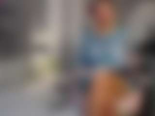 Julianewell MILF webcam performer live streaming