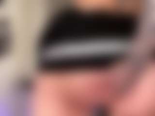 Live cam show with SherrellRevell - Skinny on Cam Slut