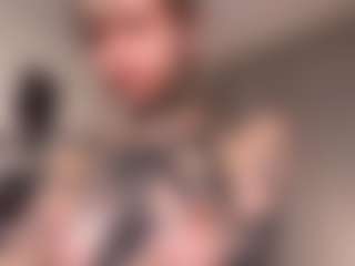 Live cam show with SherrellRevell - Blue Eyes on googirlz