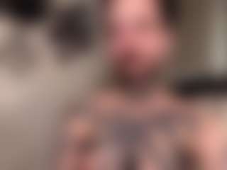 Live cam show with SherrellRevell - Skinny on AdultVida.com