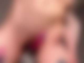 Live cam show with SherrellRevell - Striptease on fapnchat