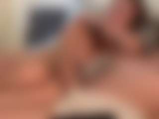Live cam show with ClarisaFerencz - Skinny on liverealitysex.com