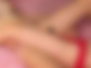 Live cam show with ClarisaFerencz - Skinny on Camsoda