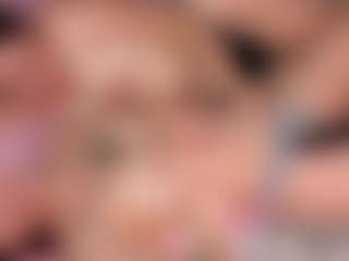Live cam show with ClarisaFerencz - Normal on Mixed Magazine Live