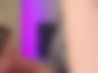 Live cam show with ClarisaFerencz - Camel Toe on Free Soda