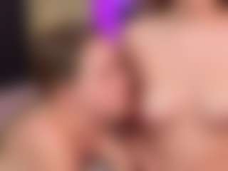 Live cam show with ClarisaFerencz - Ass Bouncing on Free Soda