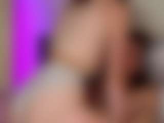 Live cam show with ClarisaFerencz - Normal on Camsoda