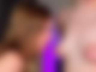 Live cam show with ClarisaFerencz - Brown Eyes Brown Hair on CamwithHer