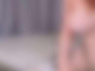 Live cam show with ClarisaFerencz - Normal on Dolls Live