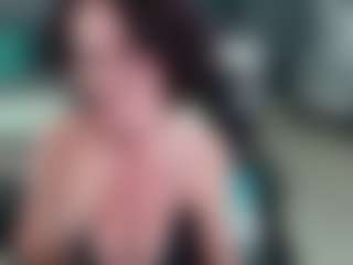 Live cam show with BrendaJanes - Skinny MILF on Gym Cam Girls