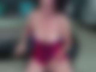 Live cam show with BrendaJanes - Striptease MILF on Soda Cam