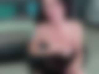 Live cam show with BrendaJanes - Skinny MILF on https://playwithruby.com