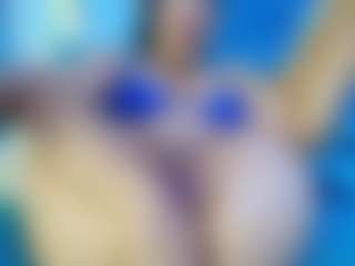crystal-love18's Live Sex Cam Show
