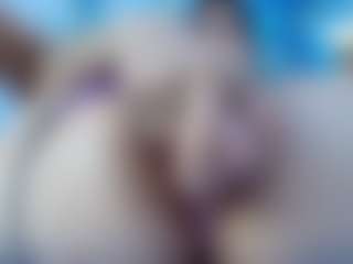 Live cam show with crystal-love18 - Solo on Camsoda