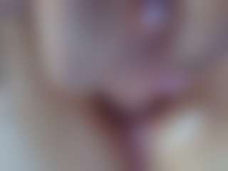 crystal-love18's Live Sex Cam Show