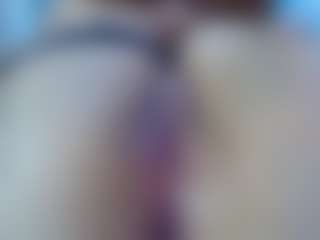 crystal-love18's Live Sex Cam Show