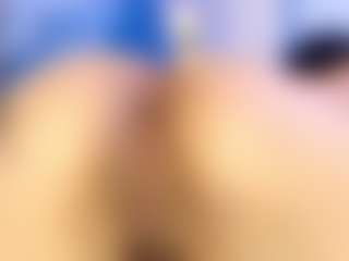 crystal-love18's Live Sex Cam Show