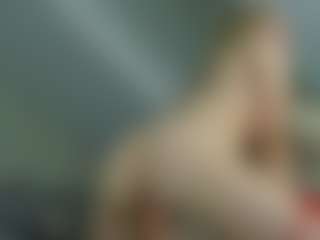 Live cam show with IceBlueBabe - Blonde Hair on livesexfox.com