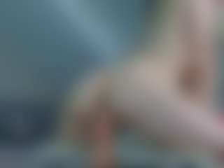 Live cam show with IceBlueBabe - Body Massage on makecum.org