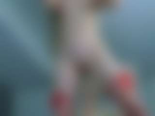 Live cam show with IceBlueBabe - Small Tits on googirlz