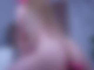 Live cam show with IceBlueBabe - Ass Bouncing on fuklive.com