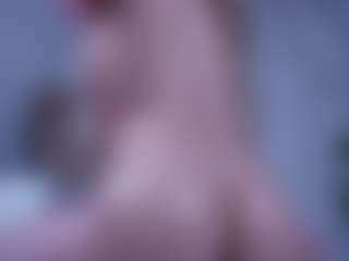 Live cam show with IceBlueBabe - Blonde Hair on eurowanks.com