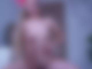 Live cam show with IceBlueBabe - Blonde Hair on anonymated.com