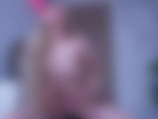 Live cam show with IceBlueBabe - White on friskycurves.com | united states