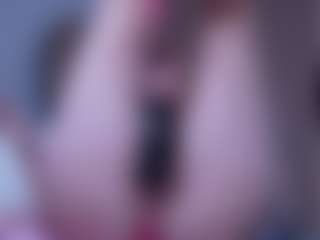 Live cam show with IceBlueBabe - Dildo Or Vibrator on LiveSexCams6