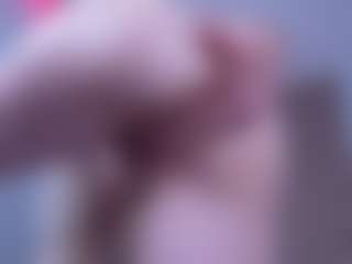 Live cam show with IceBlueBabe - Blue Eyes on TeamSkeetLive
