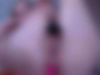 Live cam show with IceBlueBabe - Double Penetration on 1on1-livenow