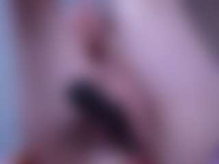 Live cam show with IceBlueBabe - Blue Eyes on luckytryst.com