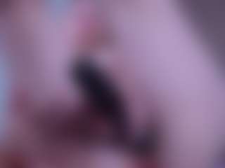 Live cam show with IceBlueBabe - Blue Eyes on chickslive.net