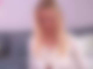 Live cam show with HeyBecky - Blue Eyes on SquirtSoMuch