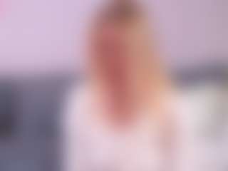 Live cam show with HeyBecky - Moaning on sexylive.show