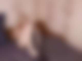 Live cam show with KellyNobles - Petite on Camsoda