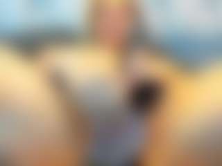 Live cam show with Kiara-Cruz - Neon Hair on testsause.com