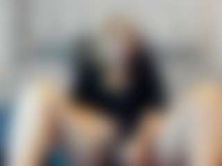 Live cam show with Kiara-Cruz - BBW on live18s.com