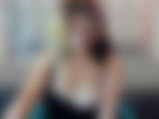 Kiara-Cruz's Live Sex Cam Show
