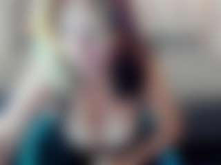 Kiara-Cruz's Live Sex Cam Show