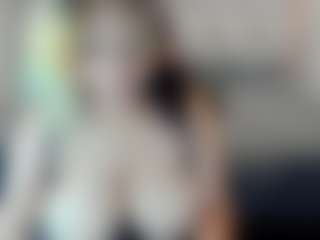 Live cam show with Kiara-Cruz - Smoking on sexylivex.com